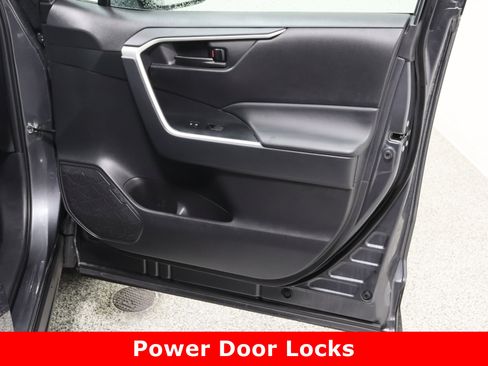 Used 2024 Toyota RAV4 LE image 31