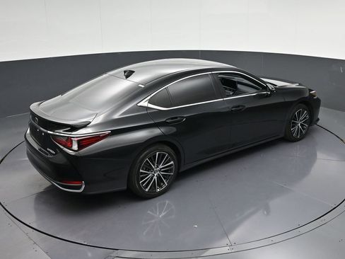 Used 2025 Lexus ES 300h w/ Premium Package FWD image 27