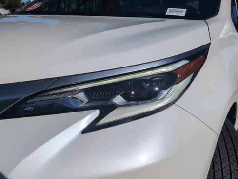 Certified 2021 Toyota Sienna Platinum image 6