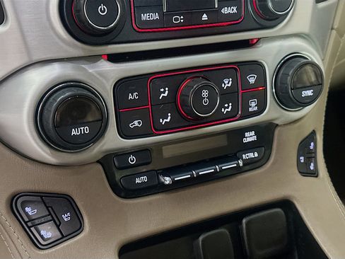 Used 2016 GMC Yukon SLT w/ Open Road Package AWD/4WD image 24