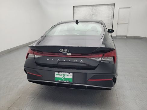 Used 2025 Hyundai Elantra SEL FWD image 7