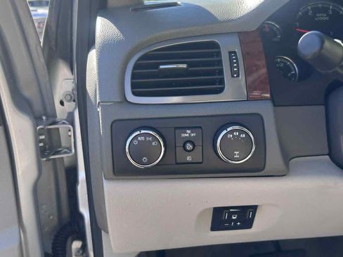 Used 2011 GMC Sierra 2500 SLT w/ SLT Convenience Package image 18