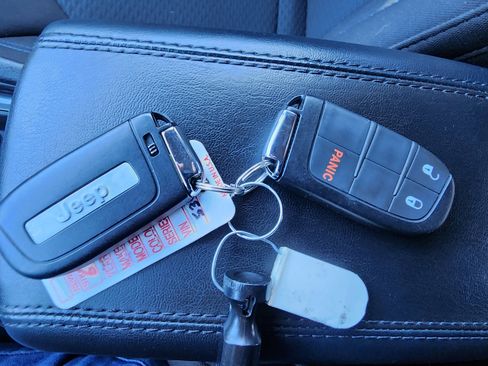 Used 2025 Jeep Compass Sport AWD/4WD image 26