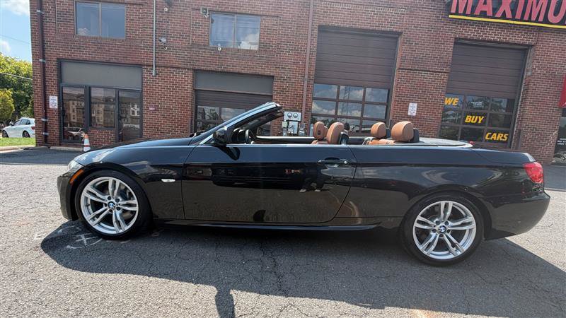 Used 2011 BMW 335i Convertible RWD image 13