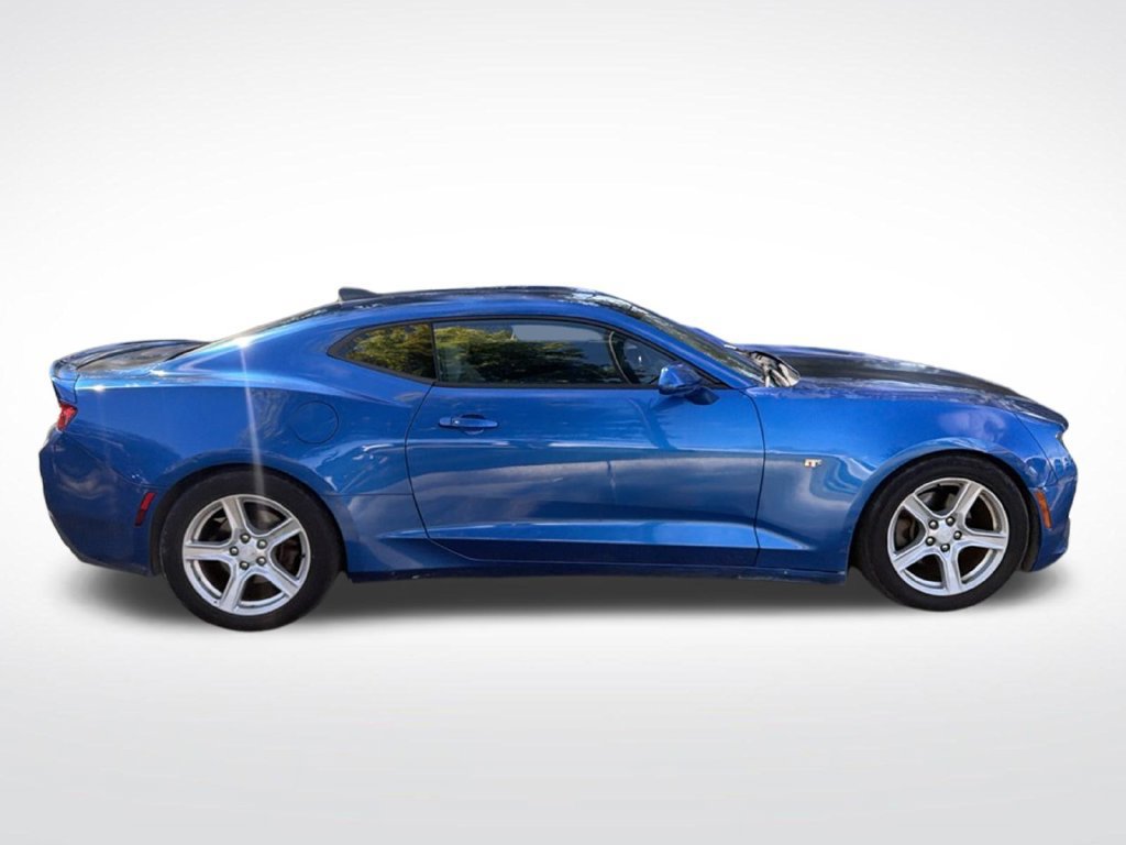Used 2016 Chevrolet Camaro LT RWD image 3