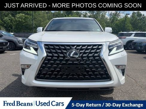 Used 2023 Lexus GX 460 Premium w/ Premium Package AWD/4WD image 2