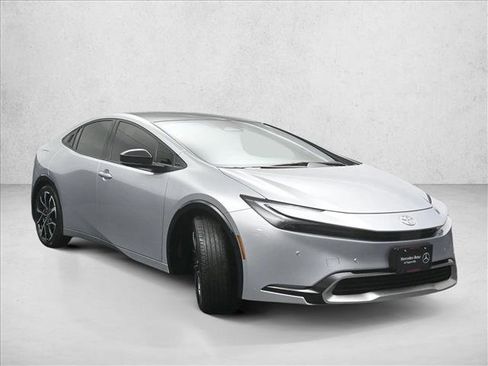 Used 2026 Toyota Prius XSE Premium image 4