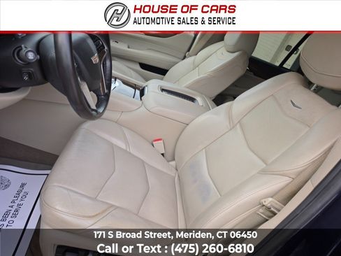 Used 2019 Cadillac Escalade Luxury AWD/4WD image 33