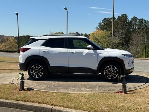 Used 2025 Chevrolet TrailBlazer LT image 8