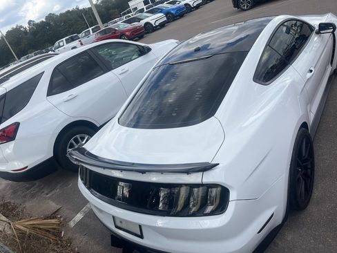 Used 2018 Ford Mustang Shelby GT350 w/ Convenience Package image 6