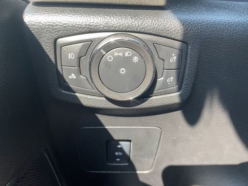 Used 2016 Ford F150 Platinum w/ Trailer Tow Package image 27