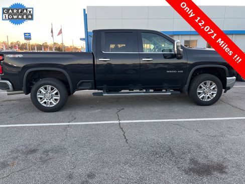 Used 2025 Chevrolet Silverado 3500 LTZ w/ LTZ Convenience Package image 6