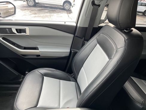 Used 2023 Ford Explorer XLT w/ Equipment Group 202A image 18