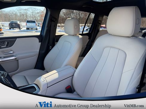 Used 2026 Mercedes-Benz GLB 250 4MATIC image 18