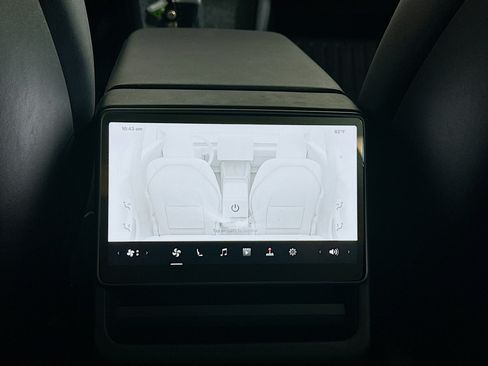 Used 2025 Tesla Model 3 Long Range AWD/4WD image 34
