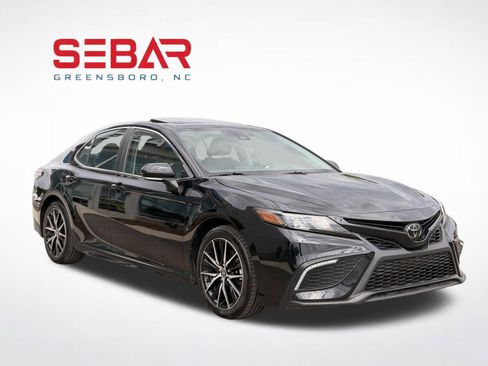 Used 2023 Toyota Camry SE AWD/4WD image 9