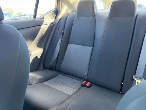 Used 2025 Nissan Sentra SV FWD image 39