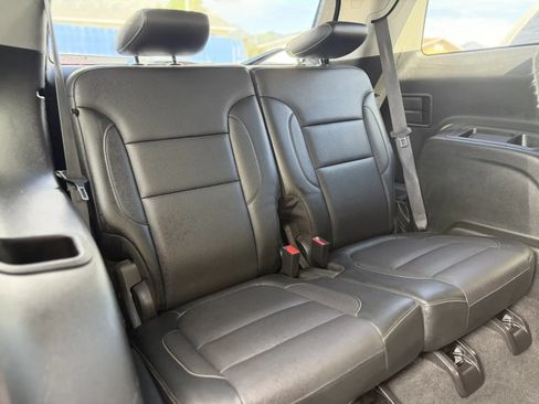 Used 2019 GMC Acadia SLT AWD/4WD image 18