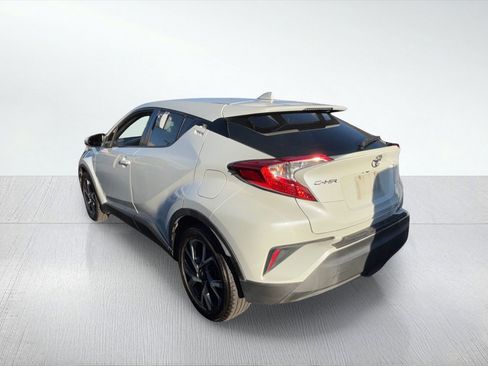 Used 2018 Toyota C-HR XLE image 3