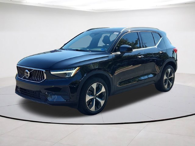Certified 2024 Volvo XC40 B5 Core AWD/4WD image 1