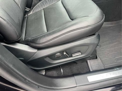 Used 2020 Ford Explorer Limited image 14