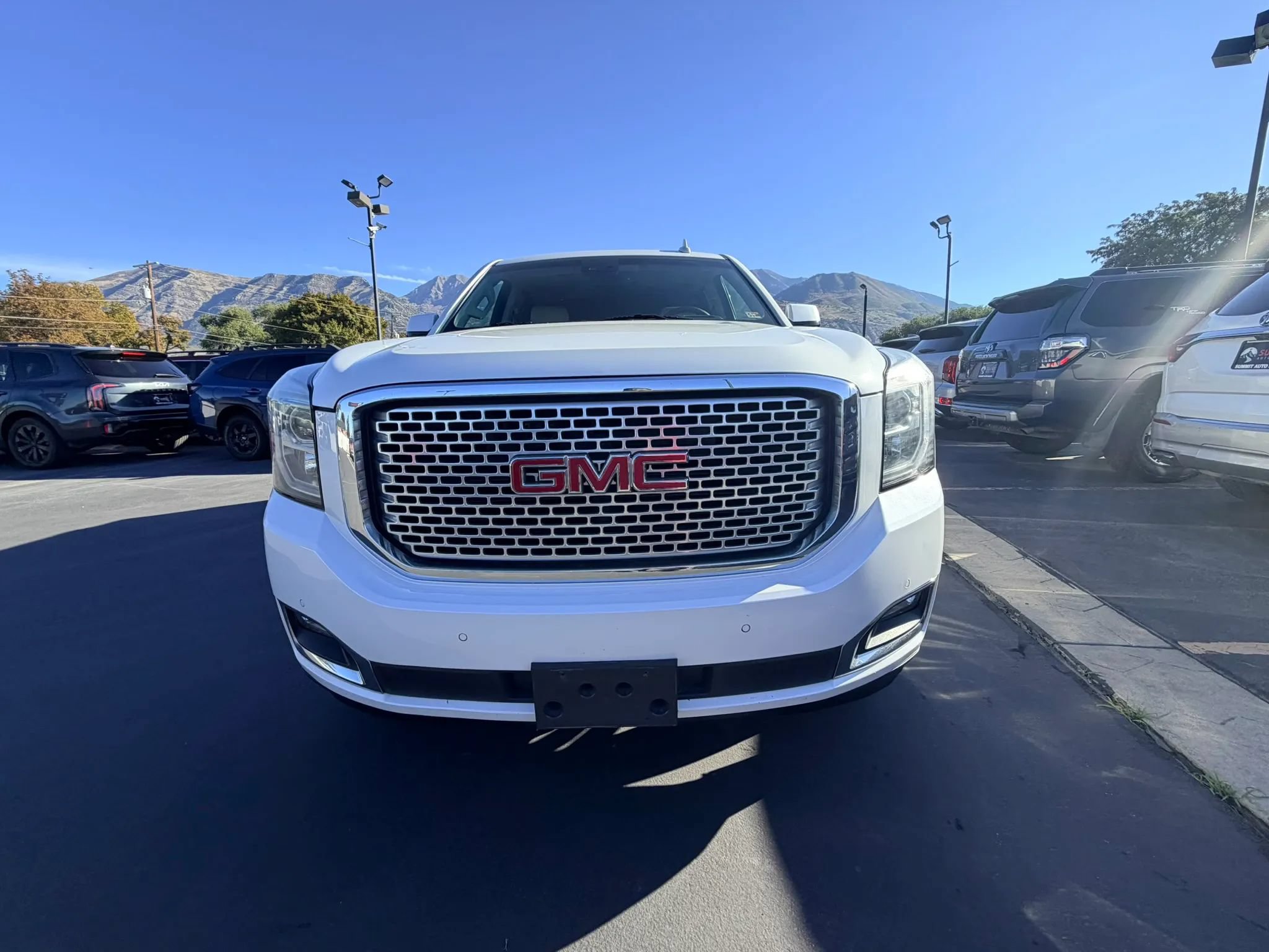 Used 2017 GMC Yukon Denali w/ Open Road Package AWD/4WD image 8