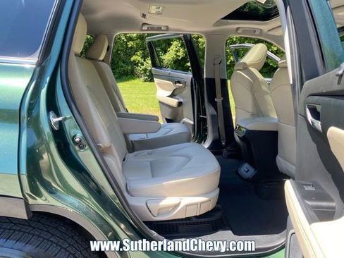 Used 2023 Toyota Highlander XLE AWD/4WD image 37