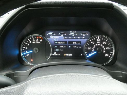 Used 2017 Ford F150 Platinum w/ Equipment Group 701A Luxury image 9