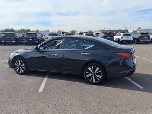 Used 2021 Nissan Altima 2.5 SV image 3