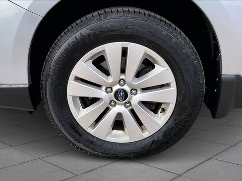 Used 2018 Subaru Outback 2.5i Premium image 10