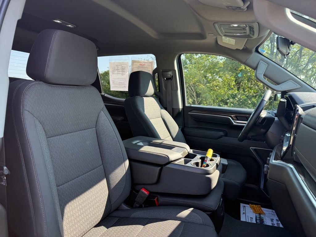 Used 2026 Chevrolet Silverado 1500 LT AWD/4WD image 21