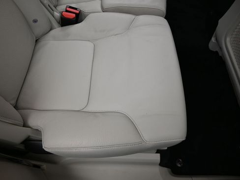 Certified 2024 Volvo XC90 B5 Plus w/ Protection Package Premier image 16