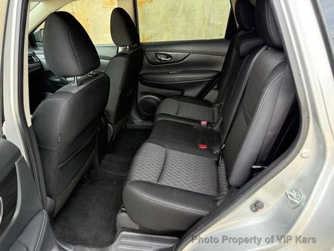 Used 2018 Nissan Rogue SV FWD image 14