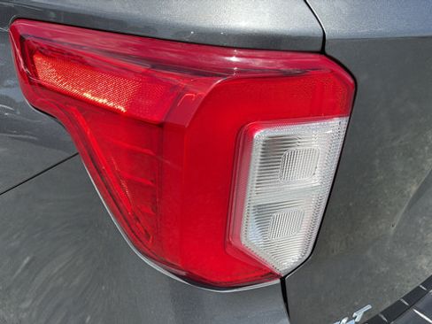 Used 2023 Ford Explorer XLT w/ Equipment Group 202A AWD/4WD image 11