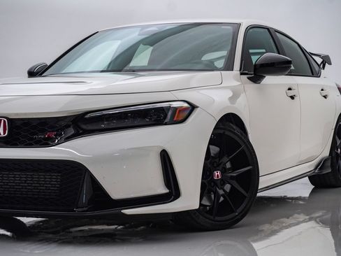 Used 2025 Honda Civic Type R image 2