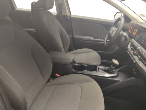 Used 2025 Kia K4 FWD image 21