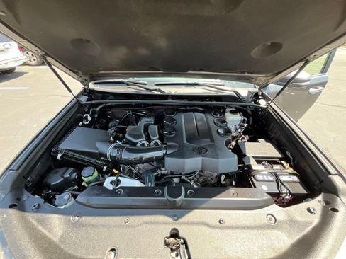 Used 2017 Toyota 4Runner Limited AWD/4WD image 15