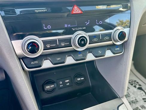 Used 2020 Hyundai Elantra SEL FWD image 12