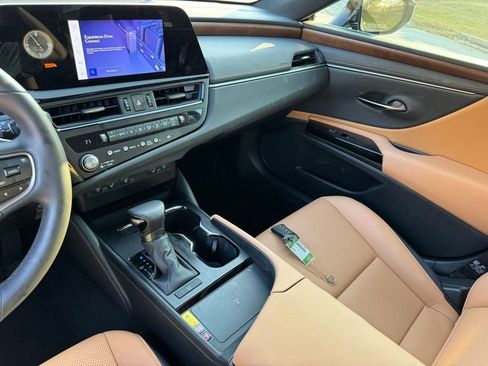 Certified 2024 Lexus ES 350 w/ Premium Package image 33