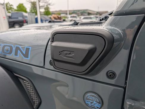 Used 2025 Jeep Wrangler Unlimited Rubicon 4xe AWD/4WD image 8