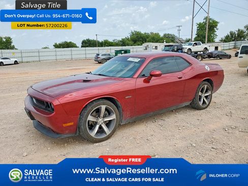 Used 2014 Dodge Challenger SXT RWD image 1