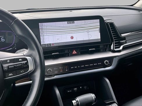 Certified 2024 Kia Sportage EX AWD/4WD image 6