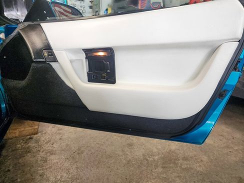 Used 1993 Chevrolet Corvette Convertible RWD image 26