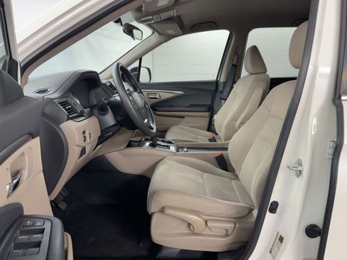 Certified 2017 Honda Pilot LX image 5