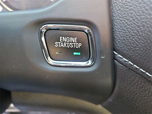 Used 2023 GMC Acadia SLE w/ Driver Convenience Package image 17