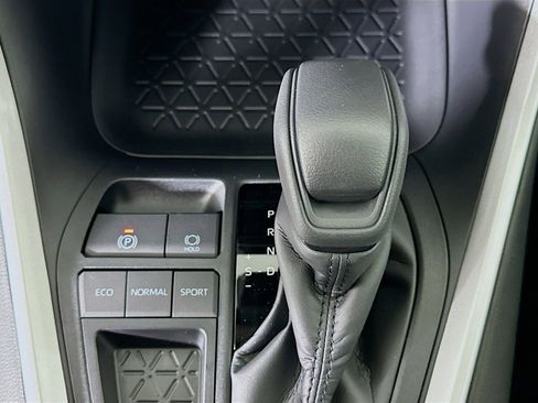 Used 2025 Toyota RAV4 XLE w/ Convenience Package image 24