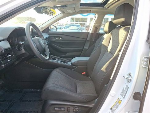 Used 2023 Honda Accord EX image 13