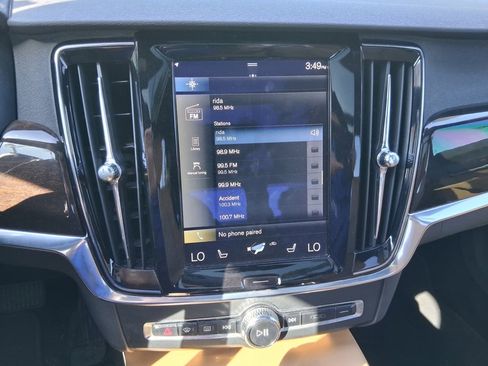 Used 2018 Volvo S90 T5 Momentum w/ Convenience Package image 14