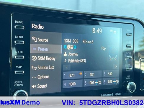 Used 2020 Toyota Highlander XLE image 25