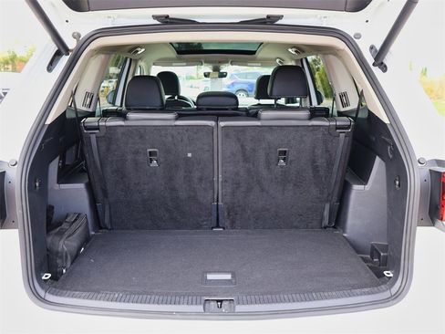 Certified 2022 Volkswagen Atlas SEL image 9